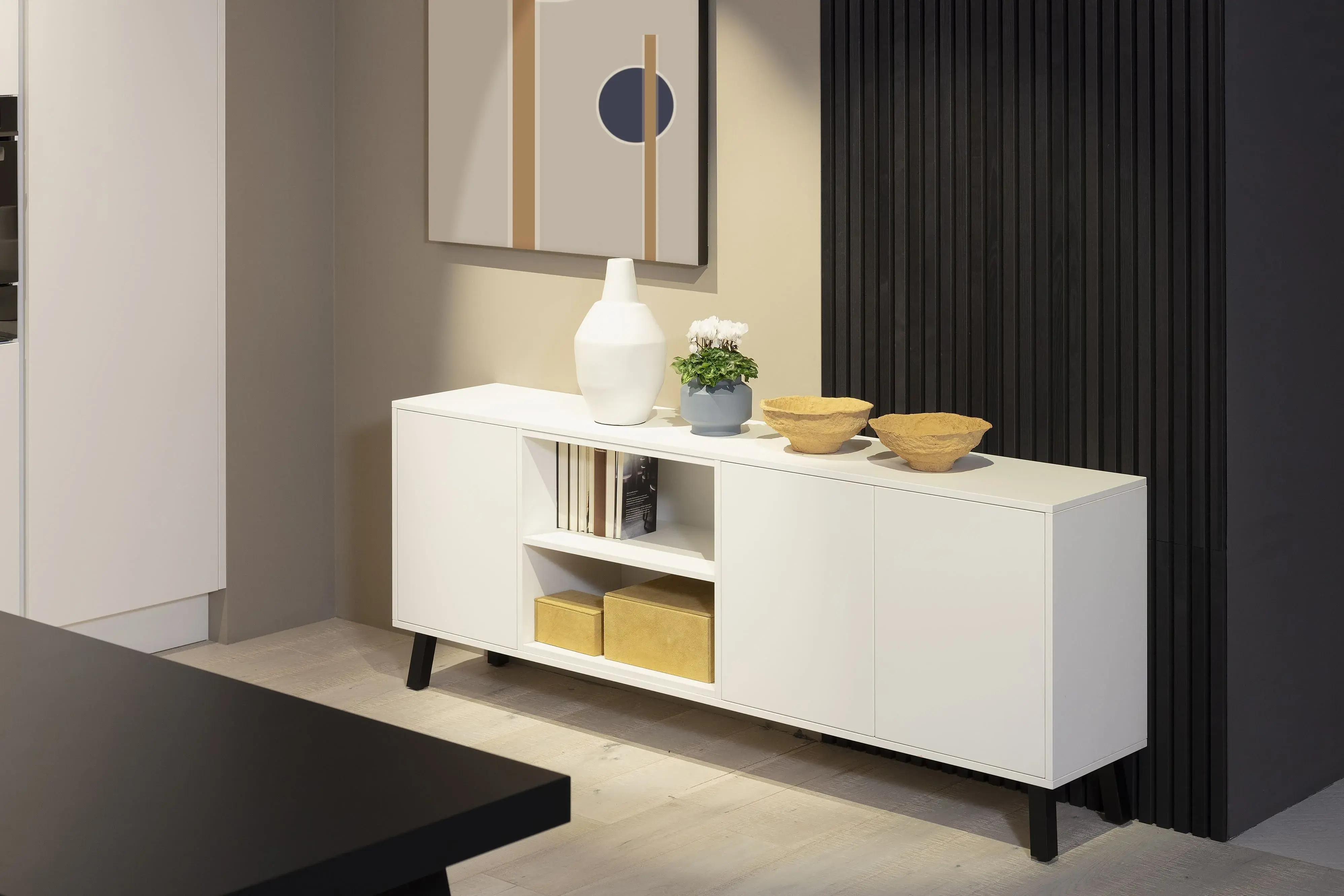 HÄCKER Kristallweiß im 60er-Raster mit Sideboard